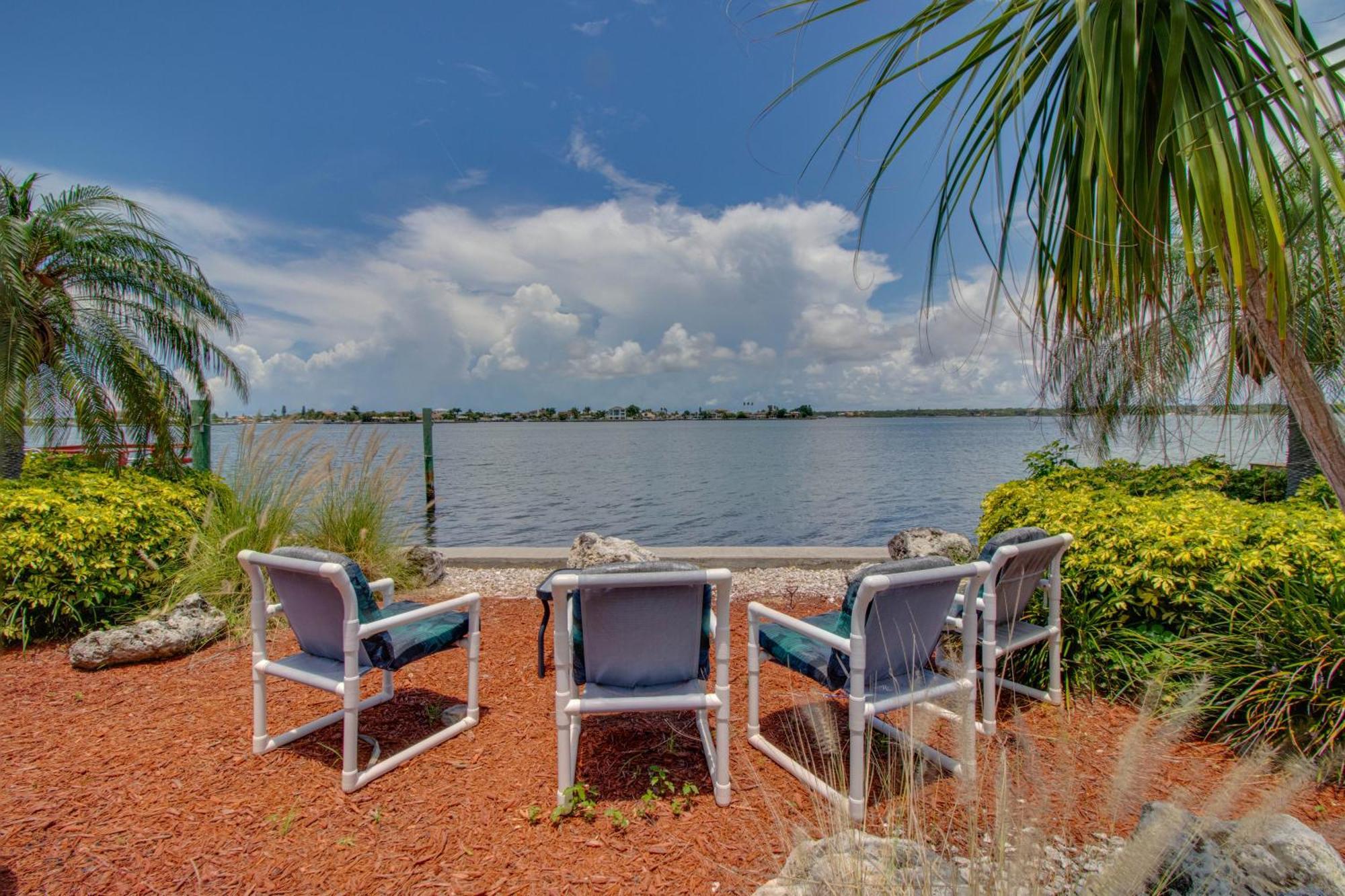 107-Waterfront-Walk To Beach-Lovely St. Pete Beach Exterior photo